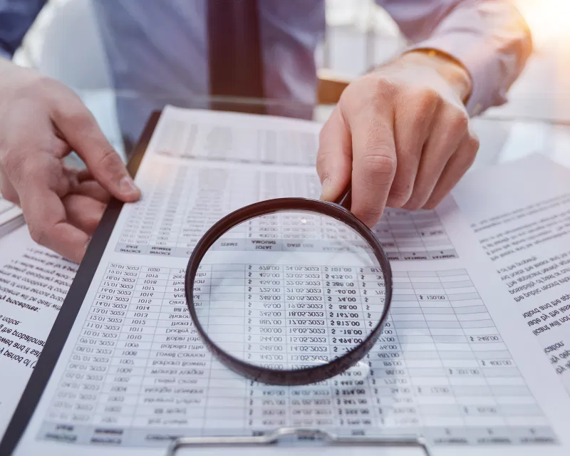 An expert presenting to a team, representing Greenfields' professional AML reporting officer services and compliance training.